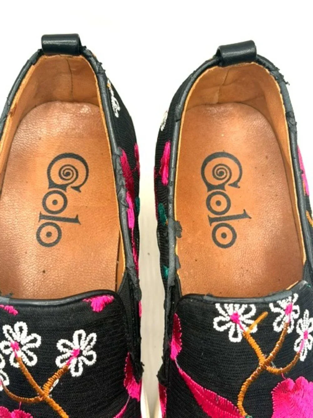 Golo Vivian Floral Embroidered Platform Slip-On Sneakers Black Size 8